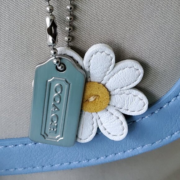 Never Used Vintage Coach Soho Daisy Buckle Flap Satchel 4432 with Daisy Hangtag - Picture 4 of 11